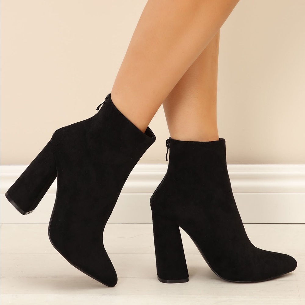FASION NOVA Murphy Ankle Boots Pointed Block High Heel Faux Suede Zip